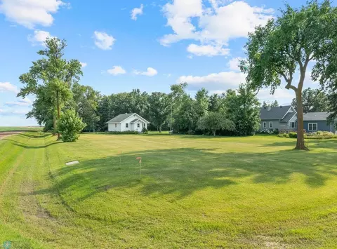 10077 81st St S, Horace, ND 58047