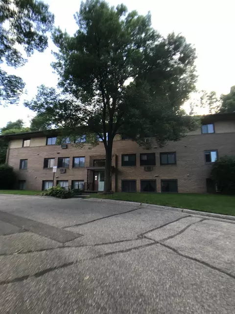 2385 Unity Ave N, Golden Valley, MN 55422