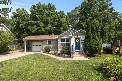 1405 Oxford St, Hopkins, MN 55343