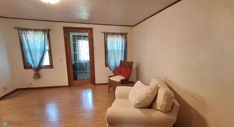 206 S 2nd St, Oakes, ND 58474 photo 9