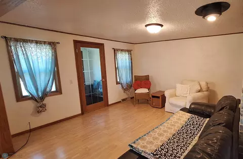 206 S 2nd St, Oakes, ND 58474 photo 7