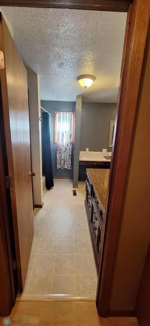 206 S 2nd St, Oakes, ND 58474 photo 15