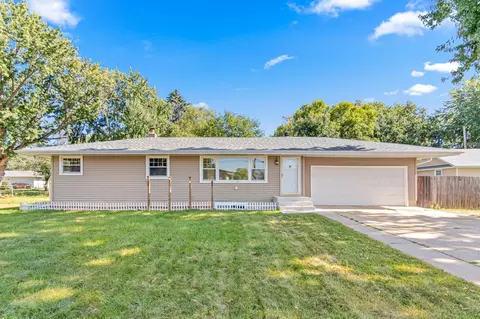 2670 Western Ave N, Roseville, MN 55113
