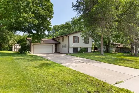 4850 Independence St, Maple Plain, MN 55359