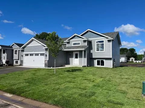 8197 Natures Edge Rd, Clear Lake, MN 55319