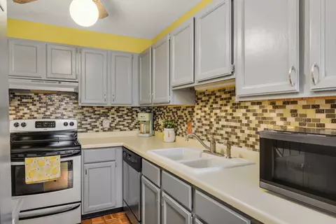 15560 Cornell Trl, Rosemount, MN 55068 photo 9