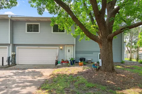 15560 Cornell Trl, Rosemount, MN 55068 photo 3