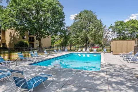 4101 Parklawn Ave #122, Edina, MN 55435