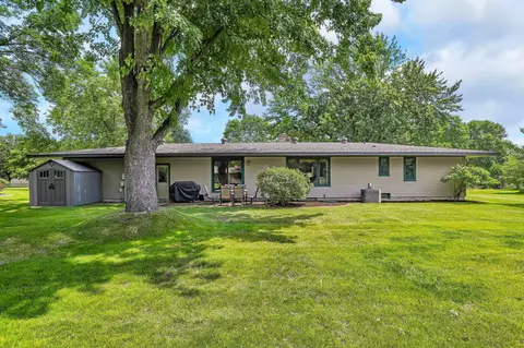2445 Marquette Dr, Saint Cloud, MN 56301 photo 4