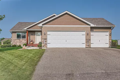 1045 Fox Xing, Norwood Young America, MN 55397