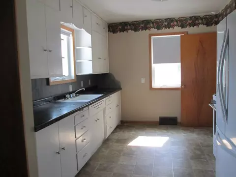 722 Pine St, Kenyon, MN 55946 photo 9