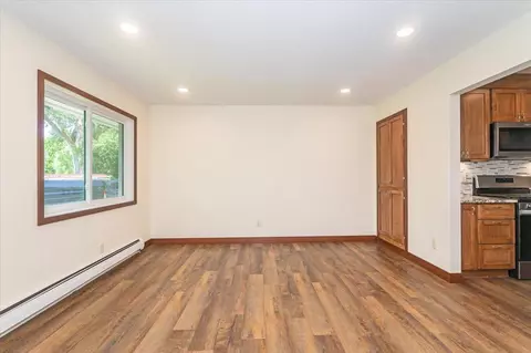 2 Windsor St, Superior, WI 54880 photo 8