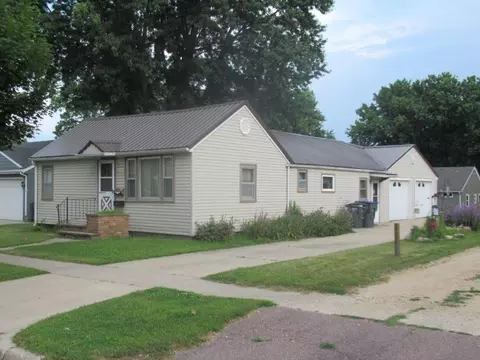 408 W Brown St, Luverne, MN 56156