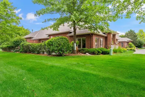 155 W Canyon Dr, Hudson, WI 54016