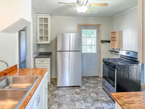 314 S 6th St, Marshall, MN 56258 photo 4