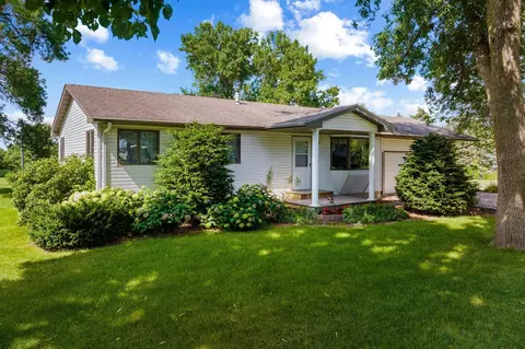 108 4th Ave W, Ellendale, MN 56026