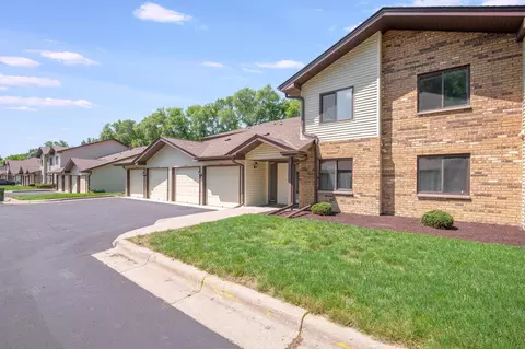 2910 Mounds View Blvd #8, Mounds View, MN 55112