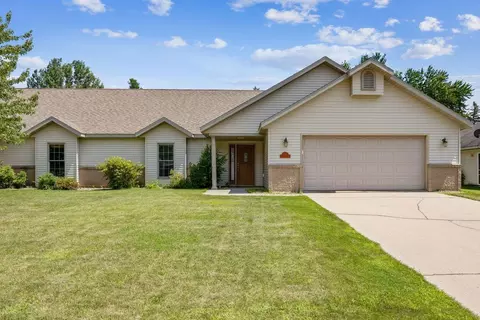 206 5th St NW, Little Falls, MN 56345