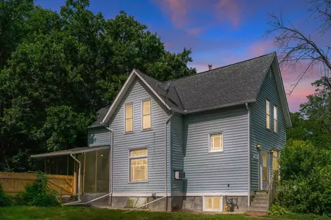 1631 Concord St N, South Saint Paul, MN 55075