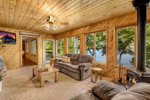 Living - 3525 Culver Trl, Faribault, MN 55021 photo 2 of 8