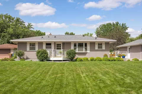 2243 Thomas Ln, White Bear Lake, MN 55110