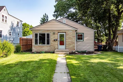 706 W Summit Ave, Fergus Falls, MN 56537
