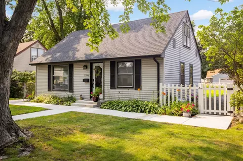 7704 Edgebrook Dr, Saint Louis Park, MN 55426
