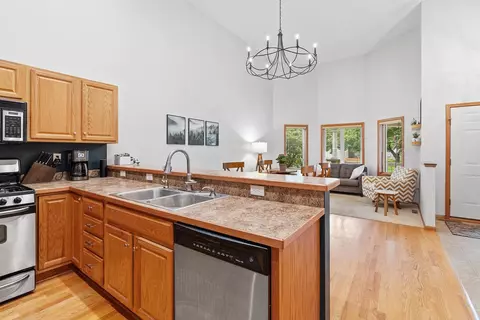 751 7th St, Chaska, MN 55318 photo 16