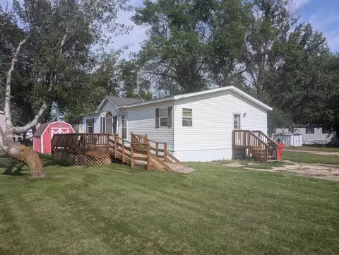 3305 S Broadway #90, Alexandria, MN 56308