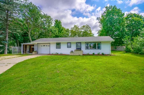 1834 S Main St, River Falls, WI 54022