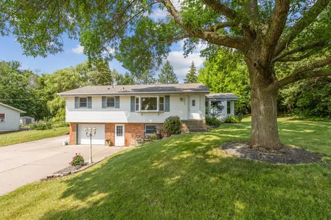 20920 Valley View Ter, Maple Grove, MN 55311