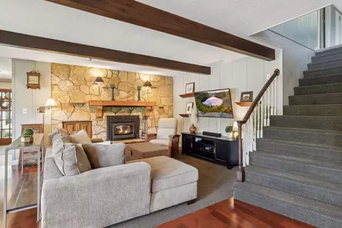 1189 River Dr, River Falls, WI 54022