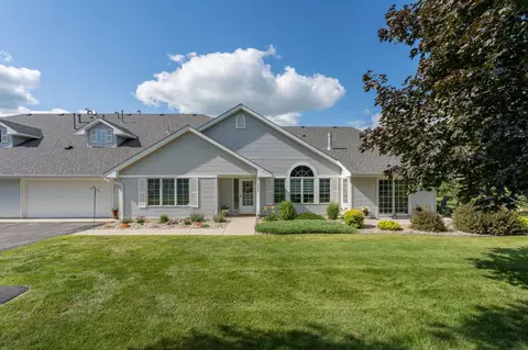 1433 Parkside Ln, North Mankato, MN 56003