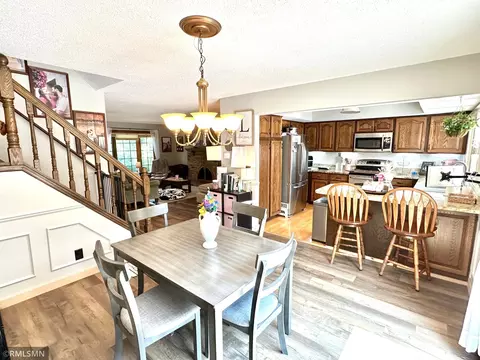 59 Birnamwood Dr, Burnsville, MN 55337