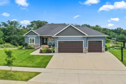 3909 Stone Point Dr NE, Rochester, MN 55906