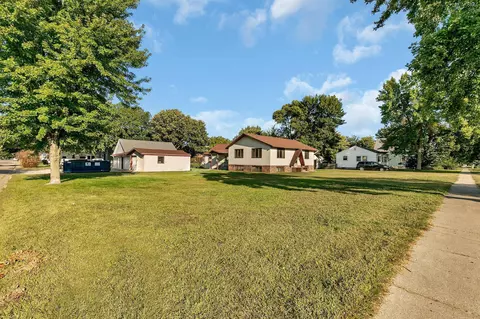 626 S Holcombe Ave, Litchfield, MN 55355