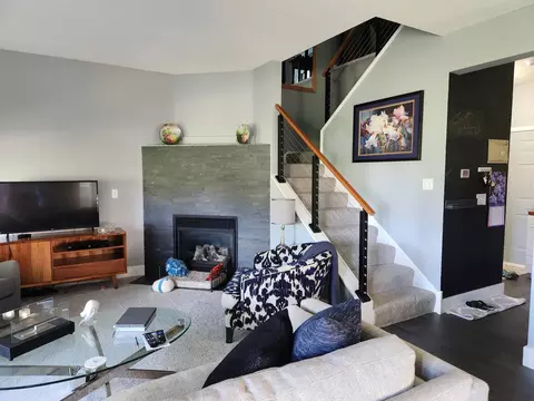 989 Newport Ave, Shakopee, MN 55379