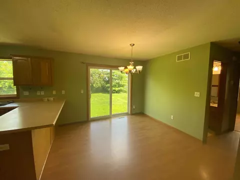 810 3rd Ave NE, Plainview, MN 55964 photo 6