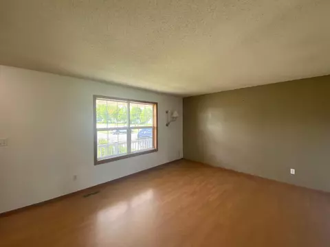 810 3rd Ave NE, Plainview, MN 55964 photo 4