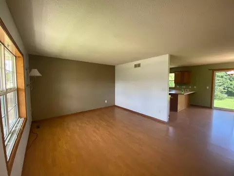 810 3rd Ave NE, Plainview, MN 55964 photo 3