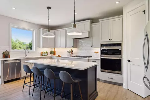 Kitchen - 4367 Hawks Pt, Minnetrista, MN 55331 photo 1 of 6