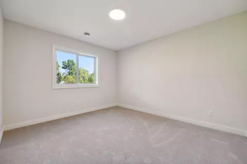 Bedroom - 4367 Hawks Pt, Minnetrista, MN 55331 photo 4 of 5