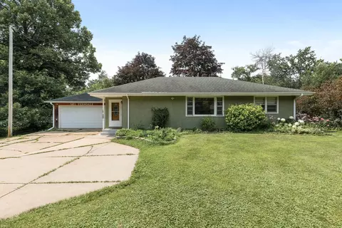 561 Ferndale St N, Maplewood, MN 55119