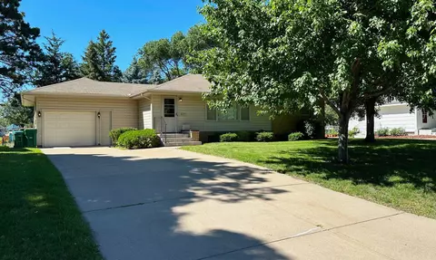 6325 Halifax Dr, Brooklyn Center, MN 55429