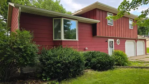 308 8th St NE, Fulda, MN 56131