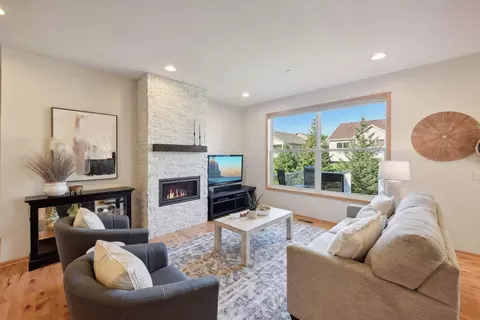 7773 Peony Ln N, Maple Grove, MN 55311