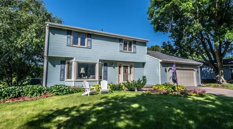 2705 Fountain Ln N, Plymouth, MN 55447