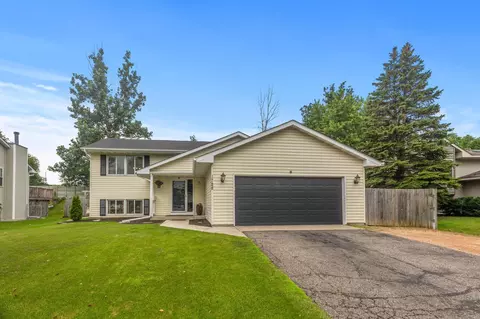 1728 Thistle Ln, Shakopee, MN 55379