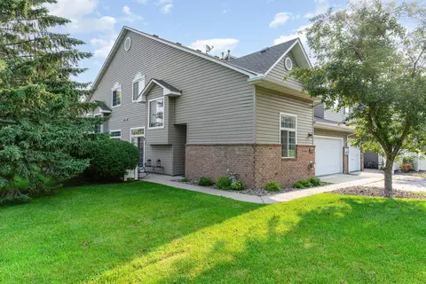 3689 Vermilion Ct N #907, Eagan, MN 55122