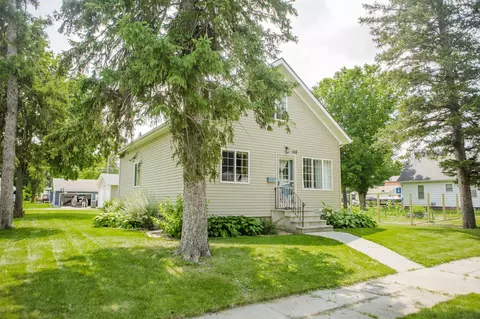 308 E 9th St, Morris, MN 56267 photo 2